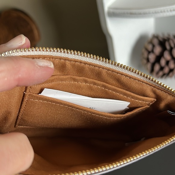 Cute NEW COACH CORNER ZIP WRISTLET - Picture 4 of 6